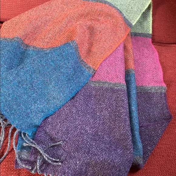 Foxford made in Ireland lambswool pink Blue and Purple Scarf - Picture 4 of 4